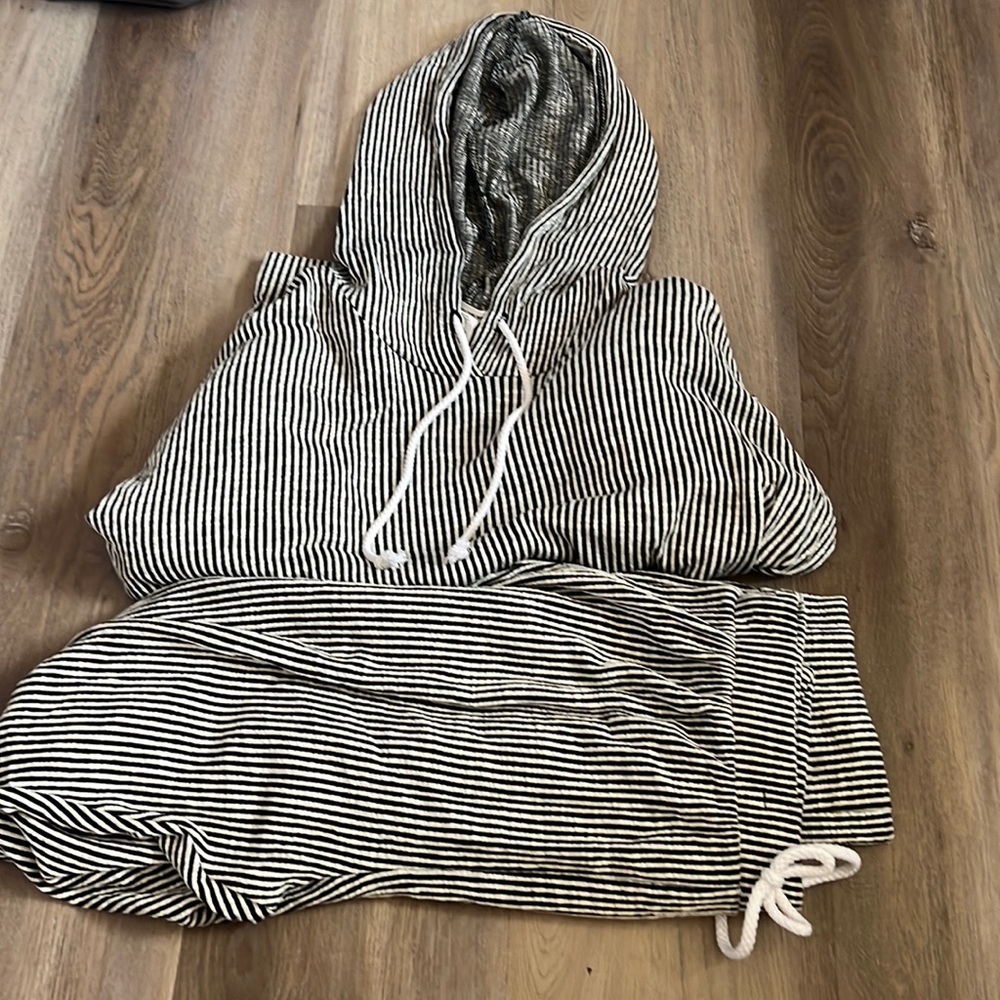 Cozy Beachy black and white Soft Lounge Set